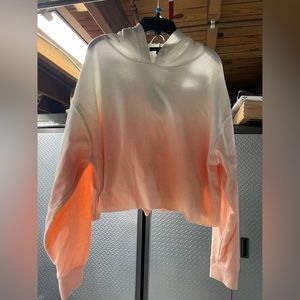 Women’s 2pc short set.